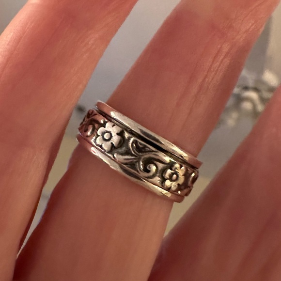 STERLING SILVER SPINNER RING! - Picture 13 of 16